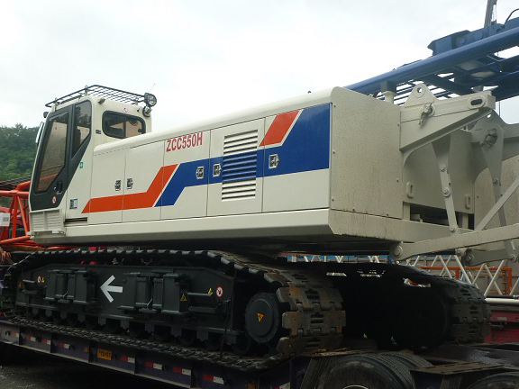 Boost Your Construction Project with 7-15m Fixed Jib Length Crawler Crane and Gas Engine