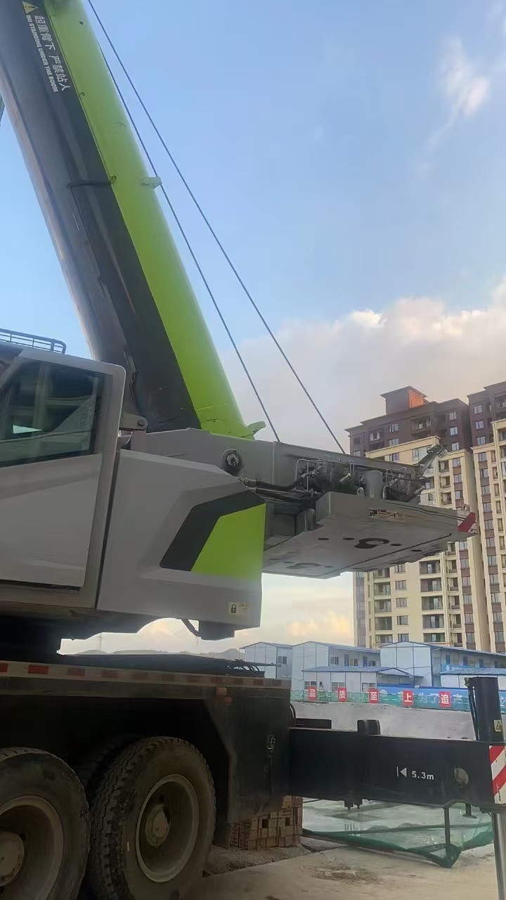 Edit Sold 200 Tons of Used Mobile Truck Cranes Zoomlion with WEICHAI Engine and 7 Ton Crane Jib