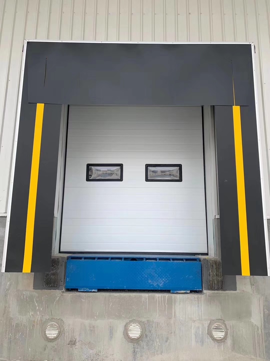 Truck Container Retractable Dock Shelter Seals PVC Curtain 3400mm Height