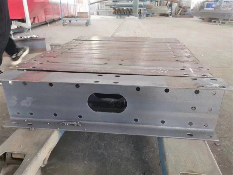 11-25 KVA Metal Laser Cutting Machine Water Cooling Movable Gantry Middle Driving