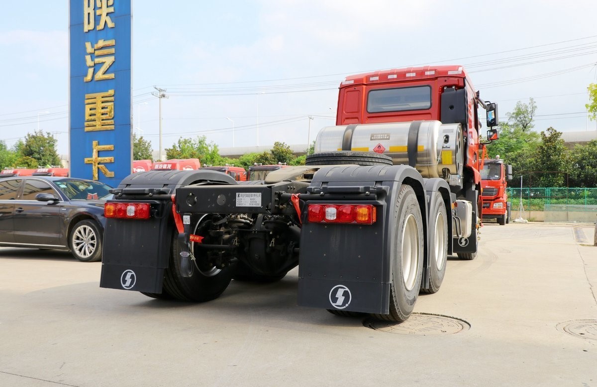 M3000 Shacman Tractor Truck Lightweight Northern Edition with Air Bag Seats