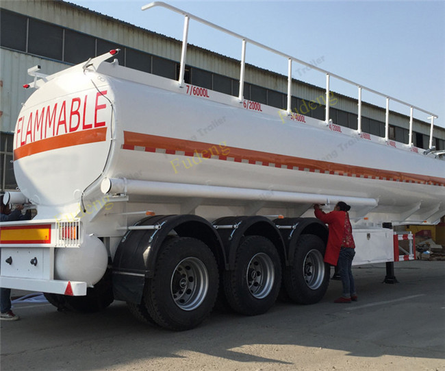 60000 Liters Diesel Tanker Trailers , Steel Fuel 2 / 4 Tri Axle Tanker Trailer