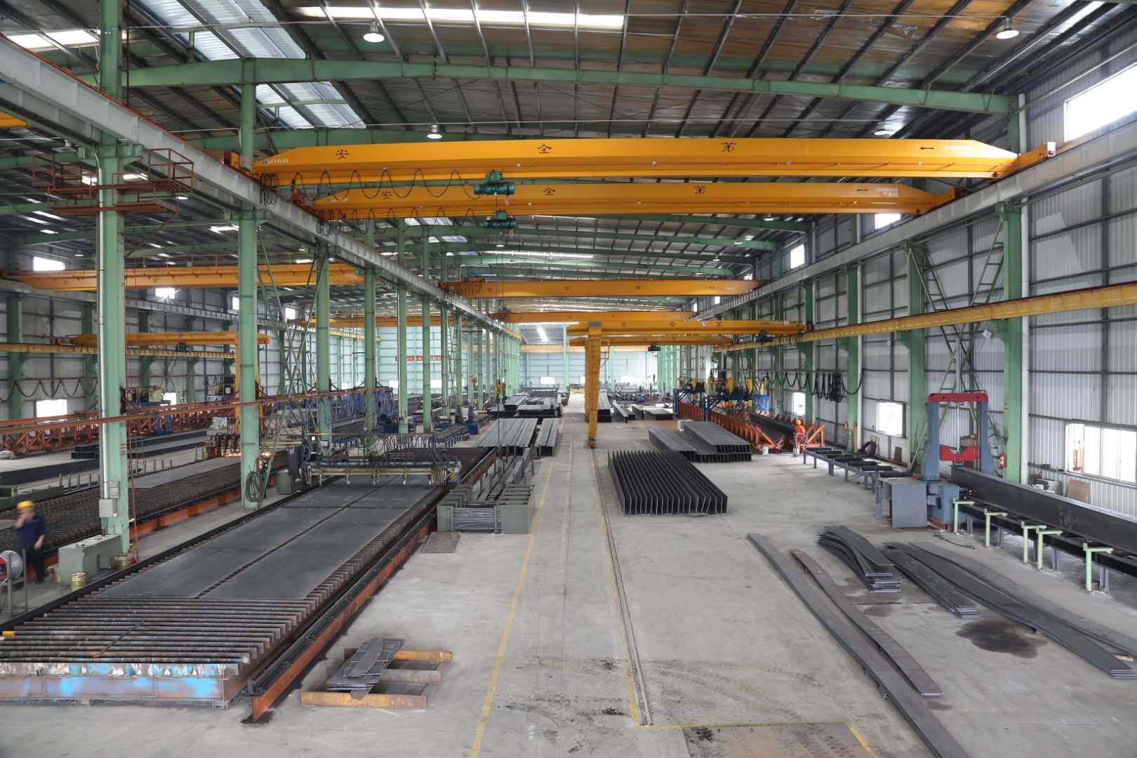 H Section Steel Poultry Farm Structure With Galvanized C Purlins For Pig Sheds