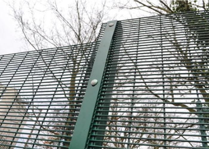 Green / Black Metal 358 Security Fence Powder Coated With Posts And Hardware