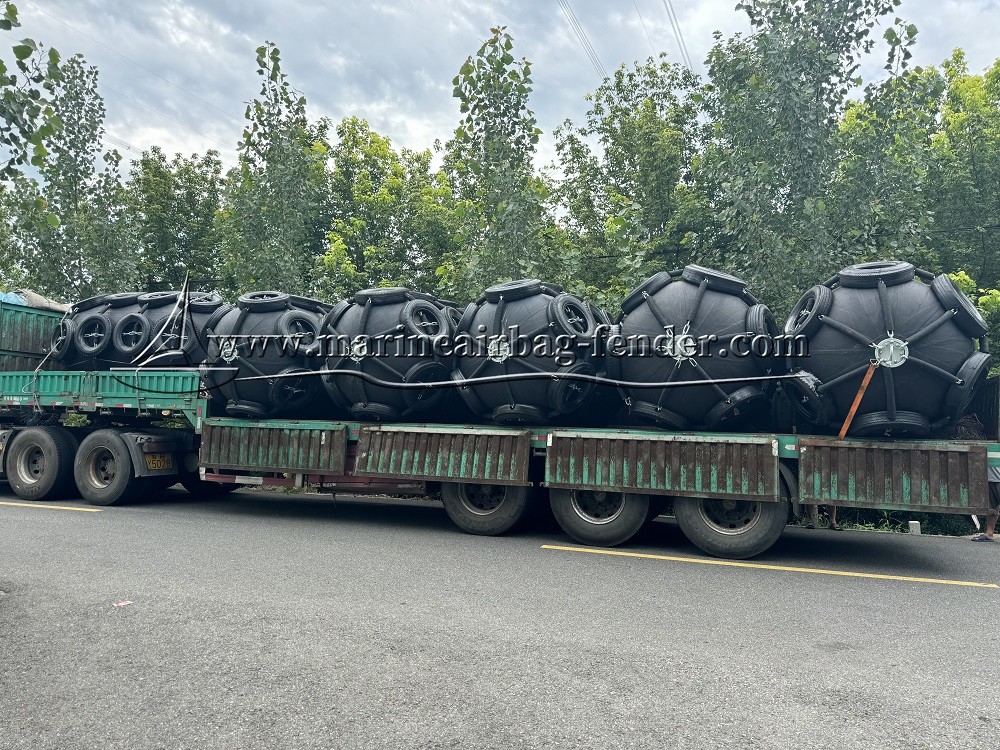 Marine Ship To Ship Floating Rubber Fender Aging Resistant Customized