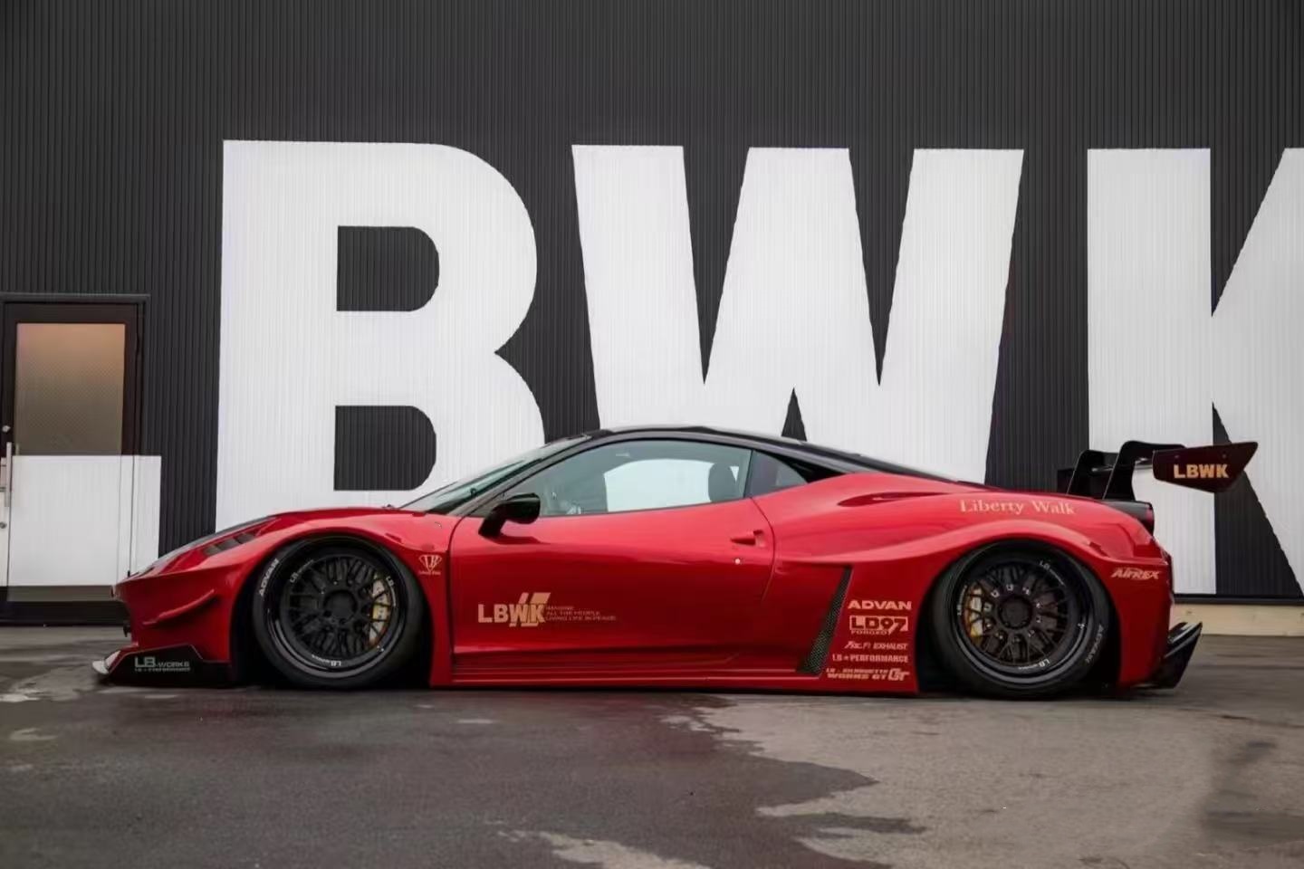 458 Ferrari Body Kit LB Style Front And Rear Bumper 2011 - 2014 Hood Spoiler For Car