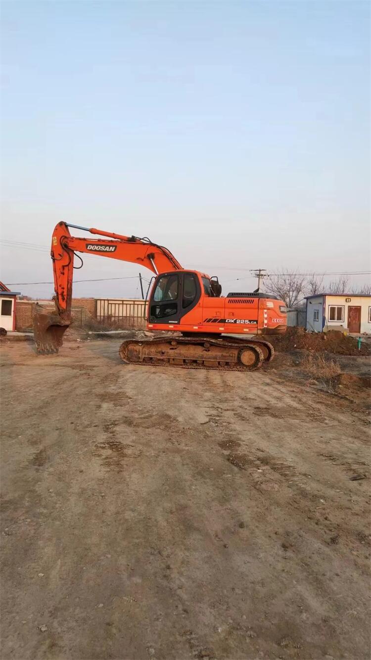 Doosan DX225LC Excavator Good Condition 4522 Working Hours ORIGINAL Hydraulic Valve
