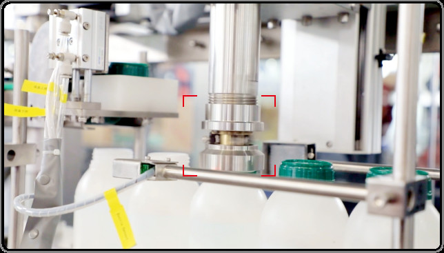 5500BPH Automatic Double Head Following Bottle Screw Capping Machine