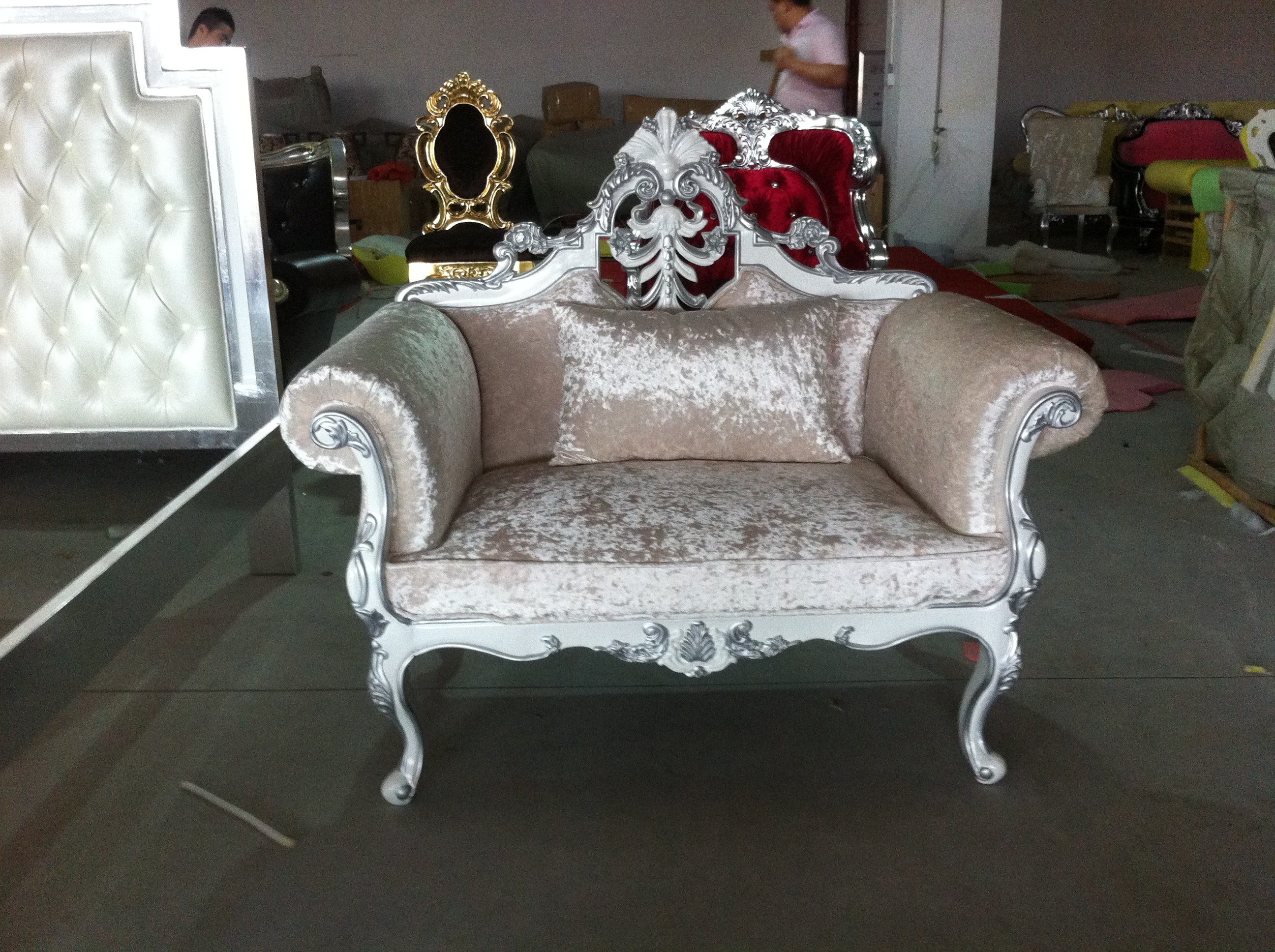 Formal Motif Fabric Decorative Antique French Sofa Hand Crafted Living Room Furniture