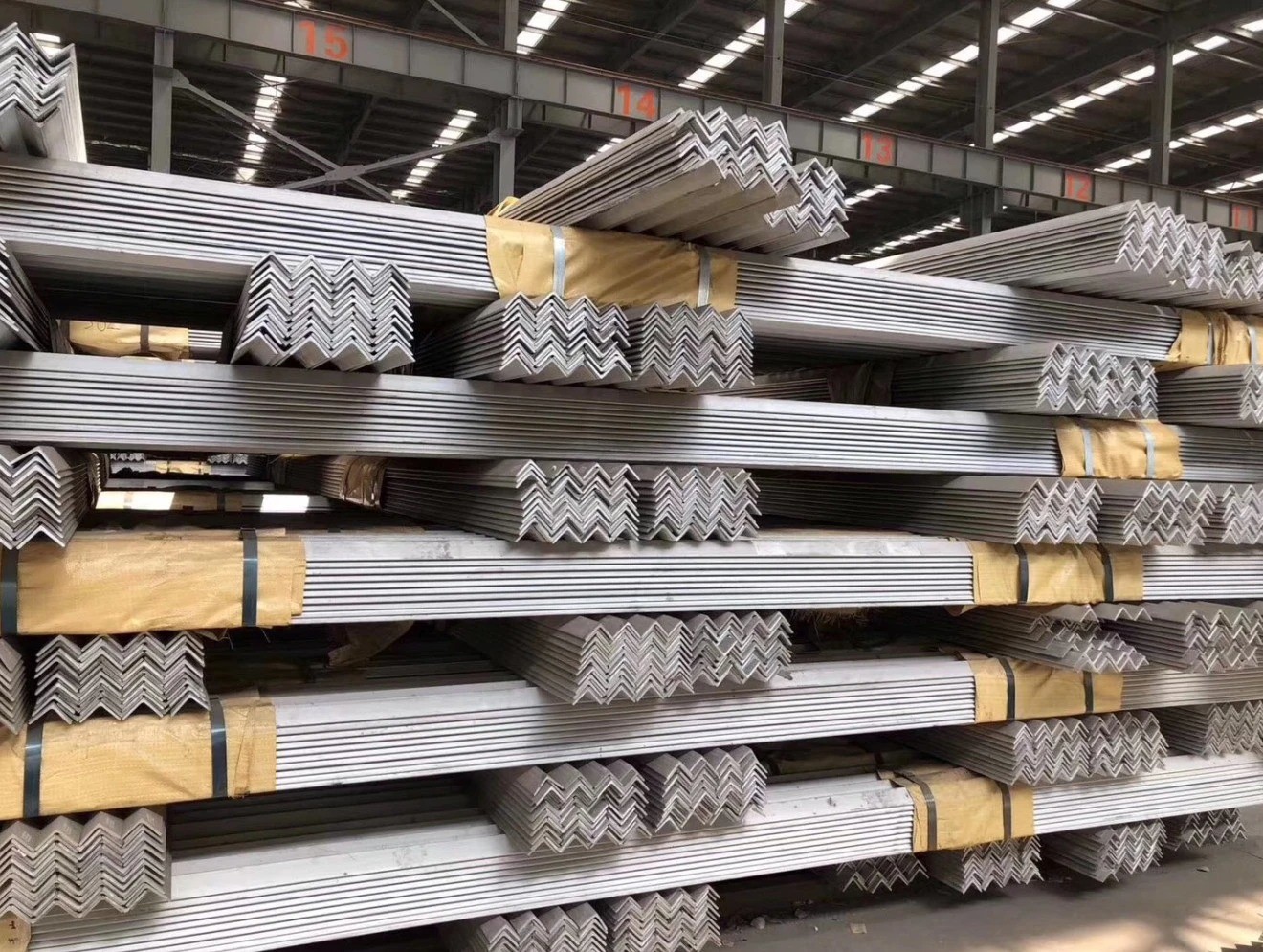 ISO 9001 TISCO AISI 304 Stainless Steel Angle 5mm 8K Mirror