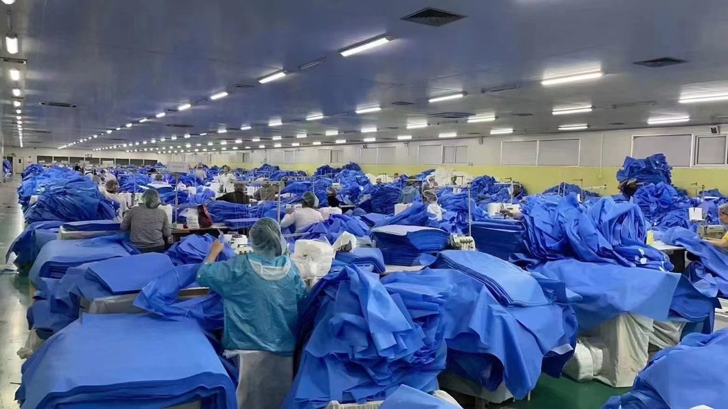 SMS Nonwoven Protective Clothing Breathable Waterproof Wholesale Disposable Isolation Gown