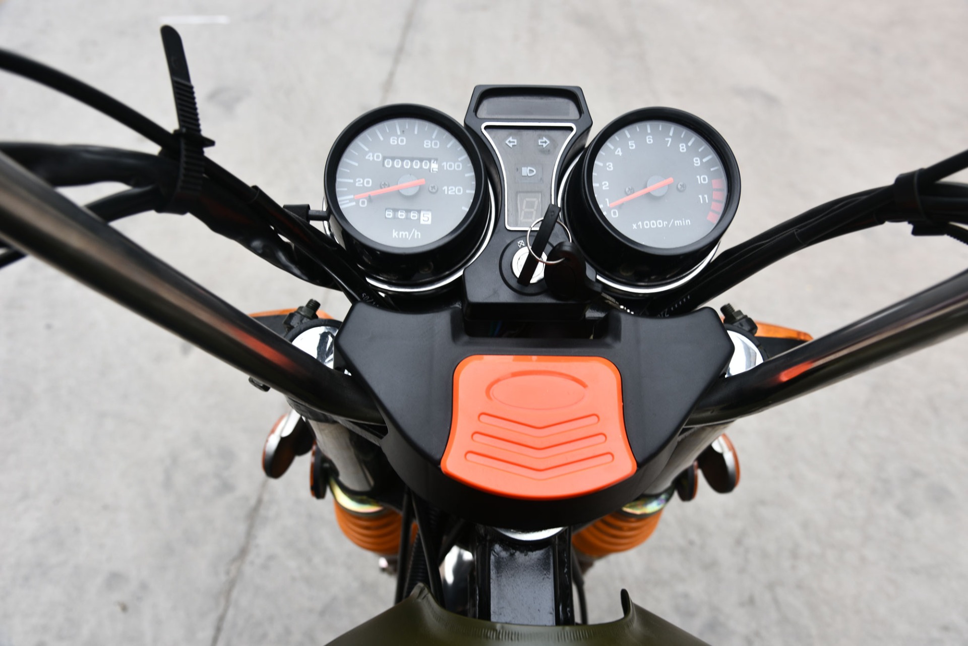 150cc Engine Classical and Light Loading Truck Cargo Tricycle with Hydraulic Rear Brake