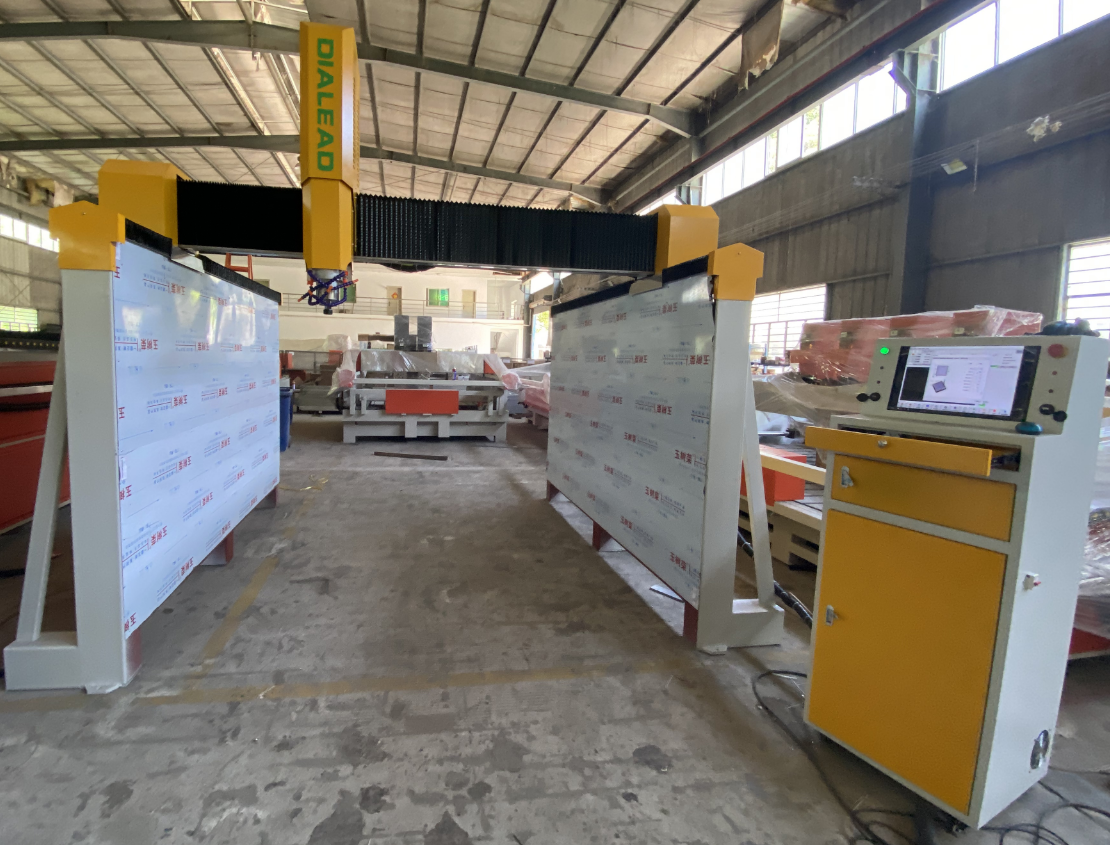 Bridge Type CNC Stone Engraving Machine 7.5kw For Large Workpiece