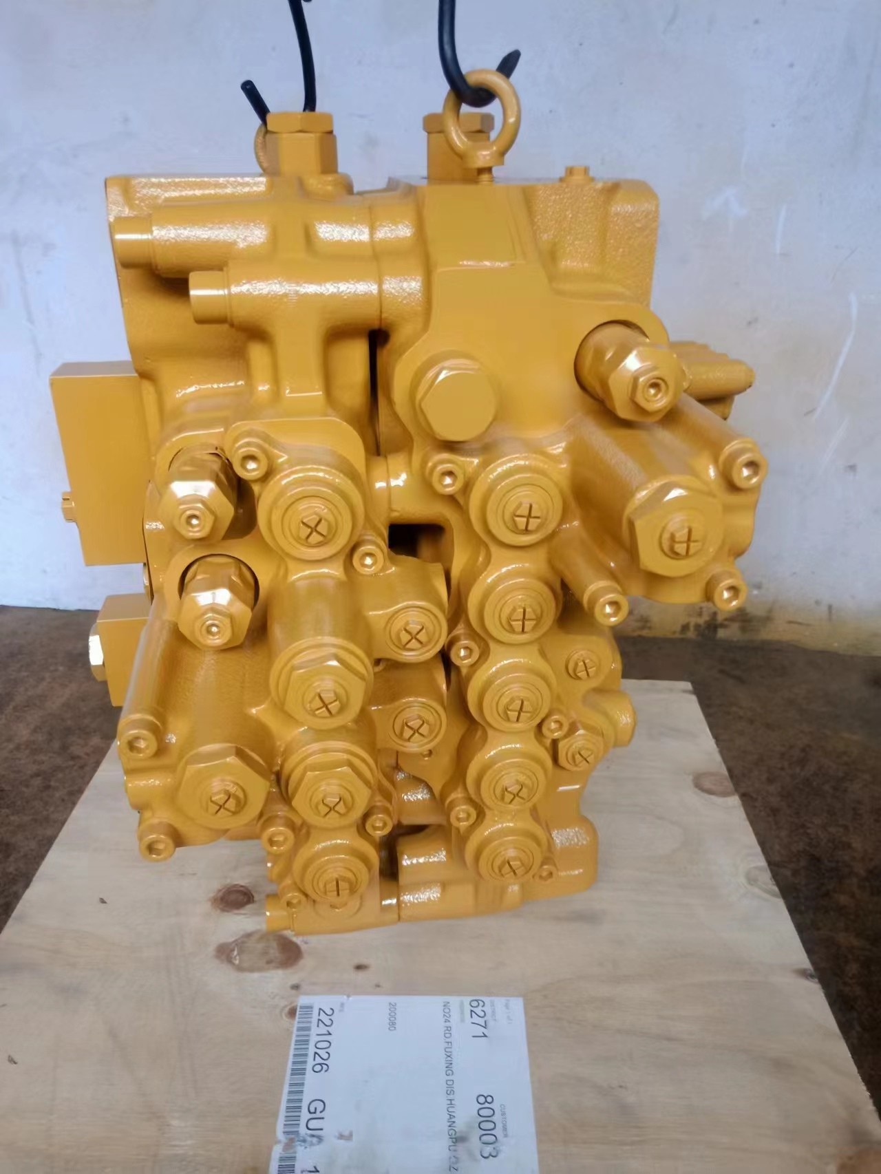 KATO HD1430-3 Excavator Control Main Valve Hydraulic Parts Distribute Valve