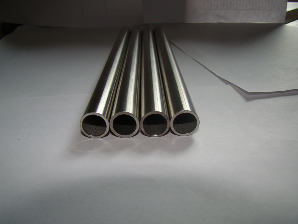 Alloy 600 Inconel 600 Pipe ASTM B163 UNS N06600 Seamless Heat Exchanger Tubes