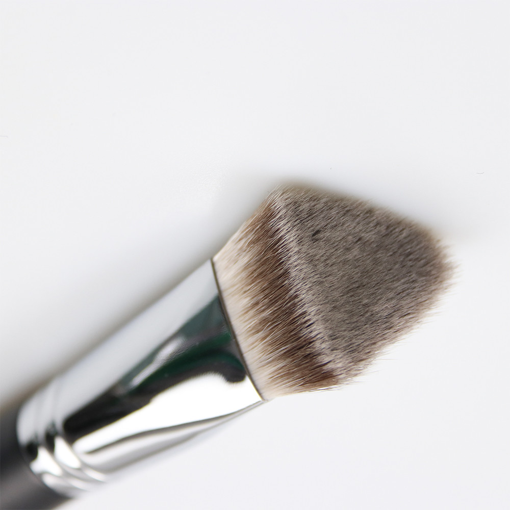 Triangular Single Makeup Brush Skin Friendly Angled Flat Bristle For Foundation