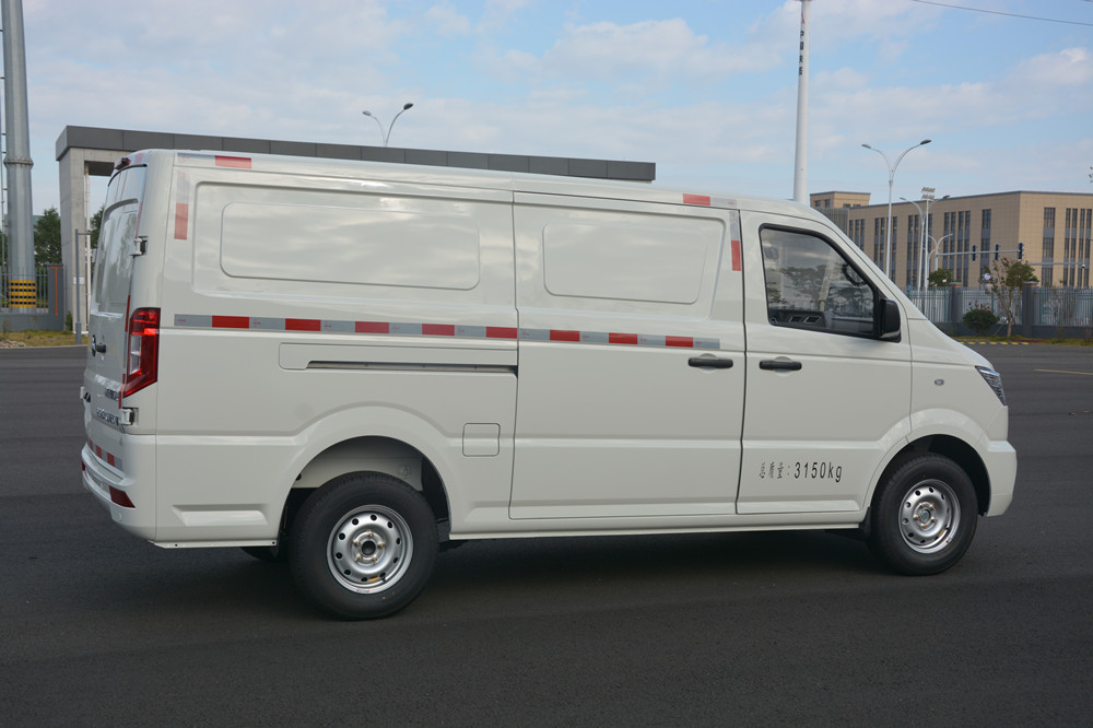 2 Seat Electric Work Van 220km Range High Speed 90Km/H Fully Electric Minivan
