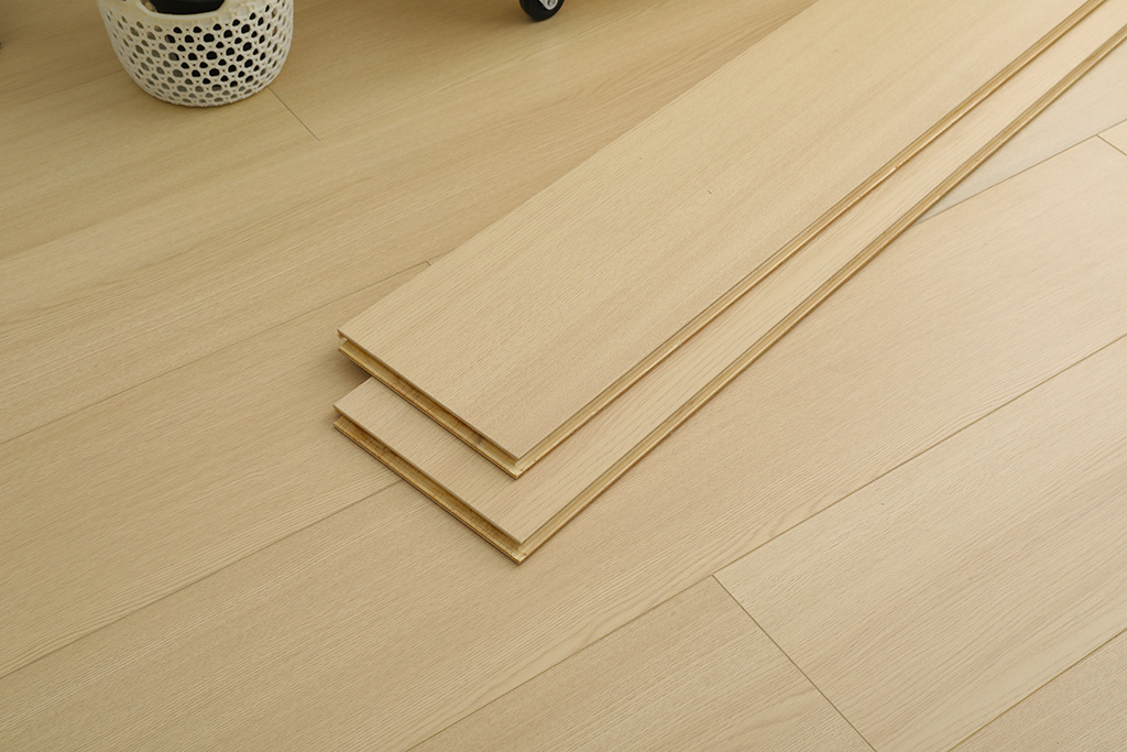 Three-Layer Oak Engineered HPL Flooring with AB Grade and Formaldehyde-Free Material