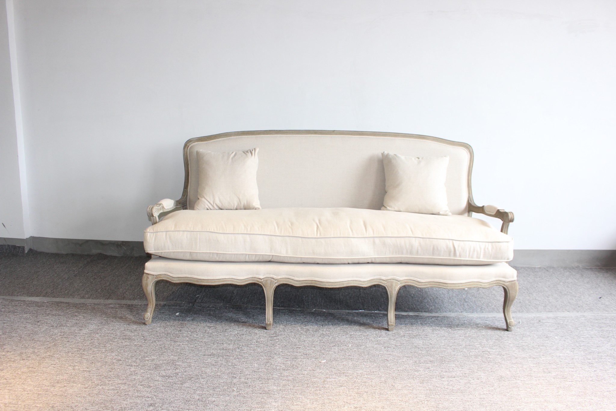 Event french style sofa with linen faric oak wood sofa 3 seaters upholstered sofa wedding sofa