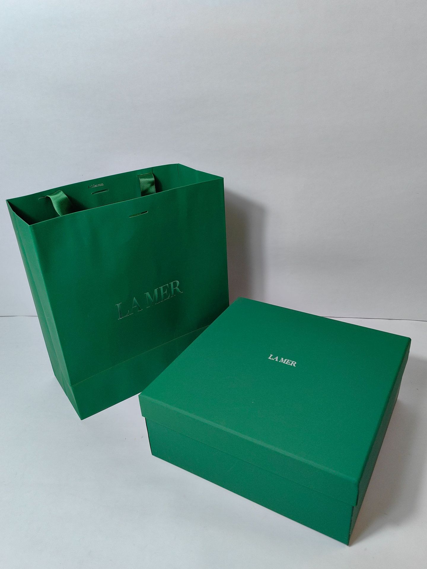 Custom Logo Bracelet Box for Earrings Rings Pendants Bangles Bracelets and Necklaces