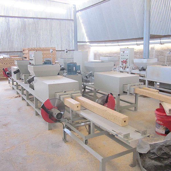 Automatic Sawdust Wood Pallet Block Extruder Machine