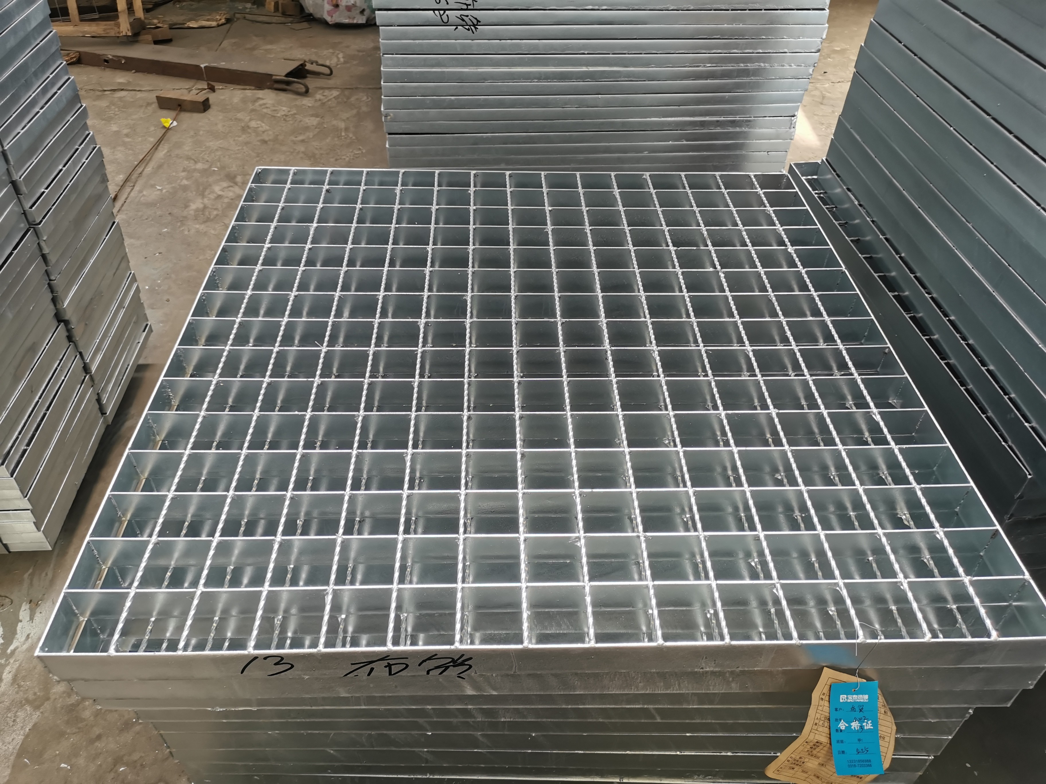 ODM Hot Dip Galvanizing Compound Steel Grating 1m Width T4 Type Factory Outdoor