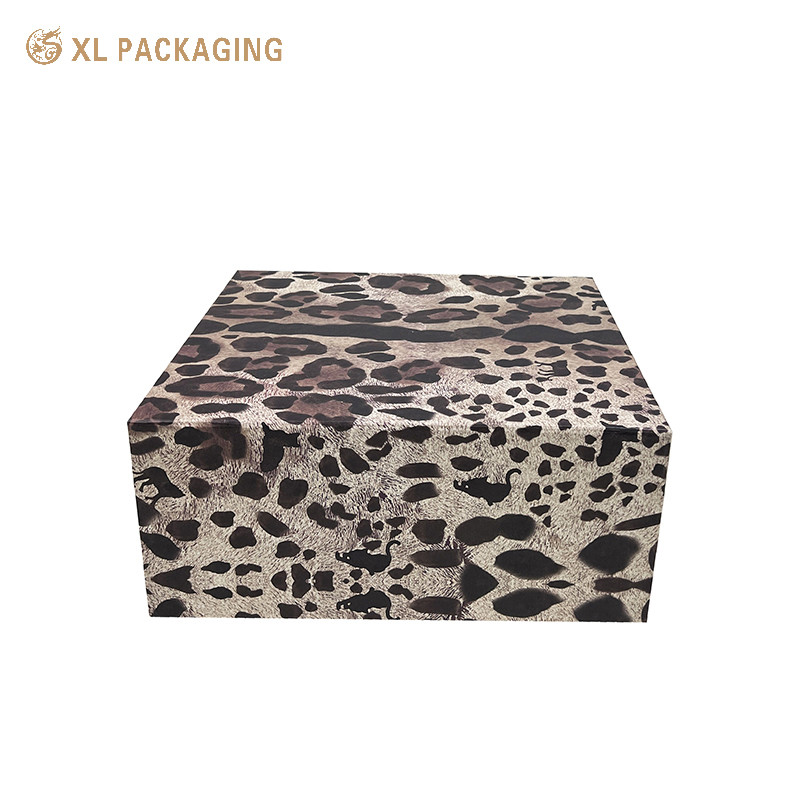 Folding Magnet Paper Box Candle Cartoon Toy Clothing Gift Packing Craft Box With Logo