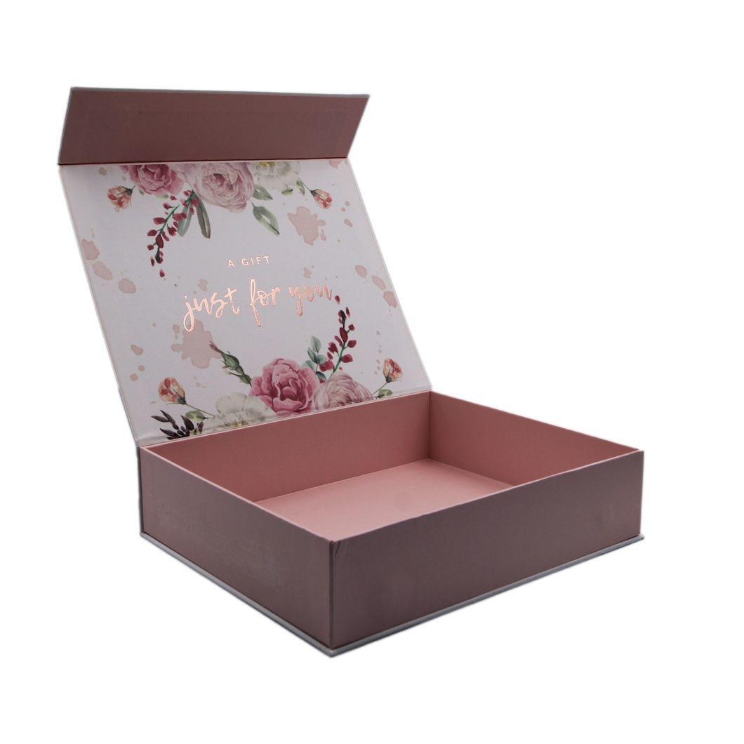 High Quality Hand Made Beautiful Custom Luxury Packaging White Cardboard Magnetic Closure Gift Perfume Cosmetic Box for Bridesmaid Mother&prime;s Day Valentine&prime;s Day