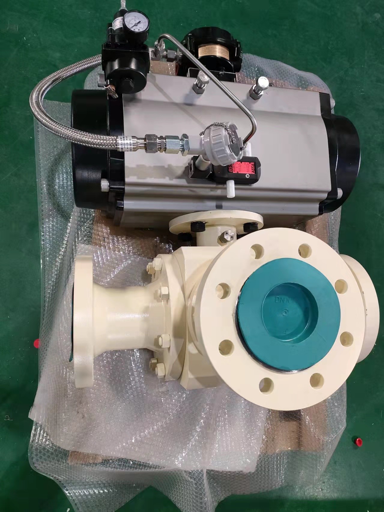 Pneumatic Three Way Pipeline Ball Valve T Type Air Actuated Ball Valve