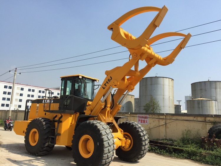 Cummins Engine Wheeled Log Loader Grapple 15000 KG Rated Load 35° Turning Angle