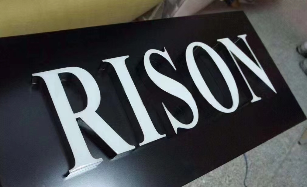 Outdoor Custom 3D Luminous Sign with Illuminated Acrylic Letters and LED Art at 25C