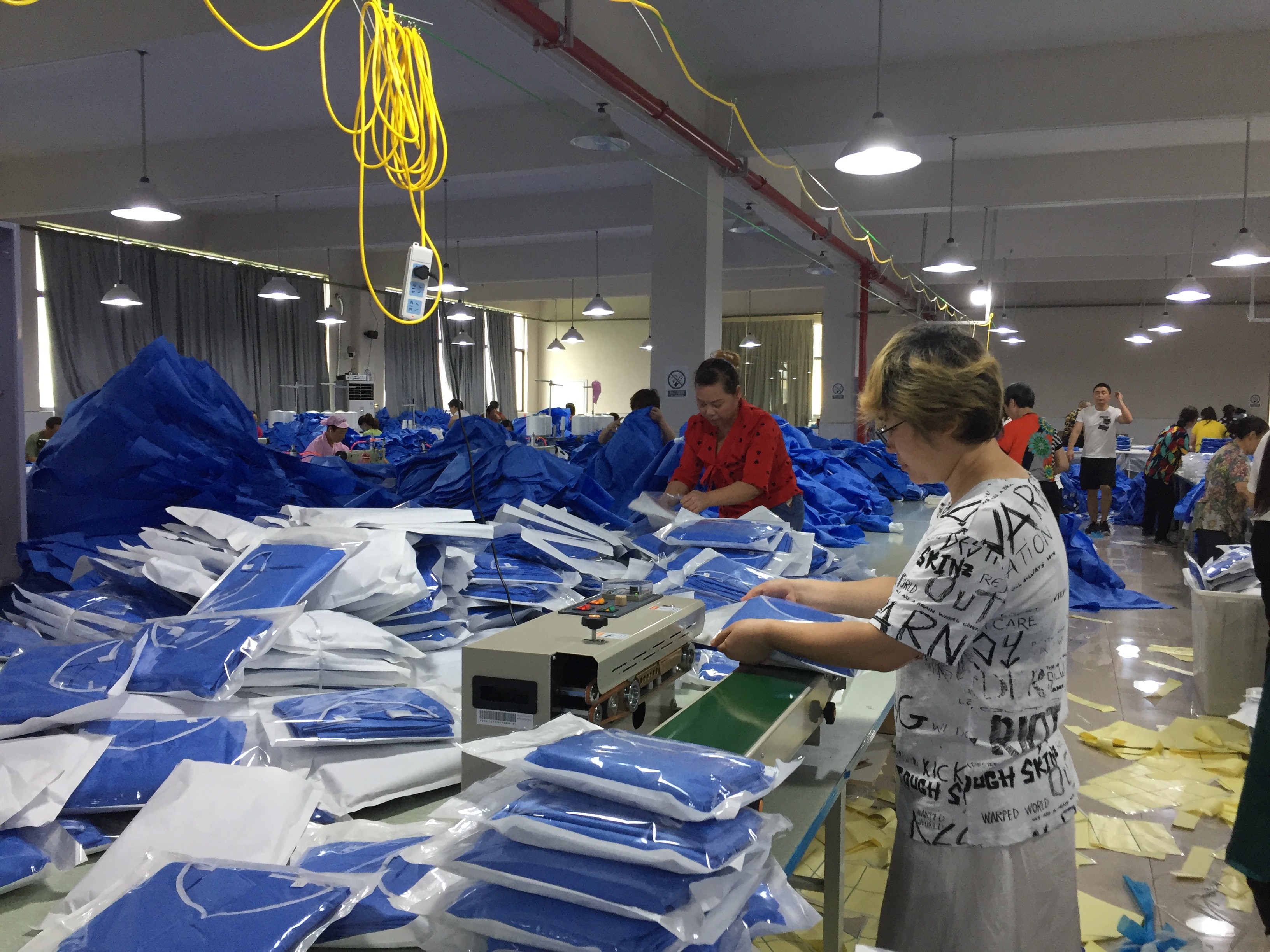 Food Processing White Disposable Polythene Aprons
