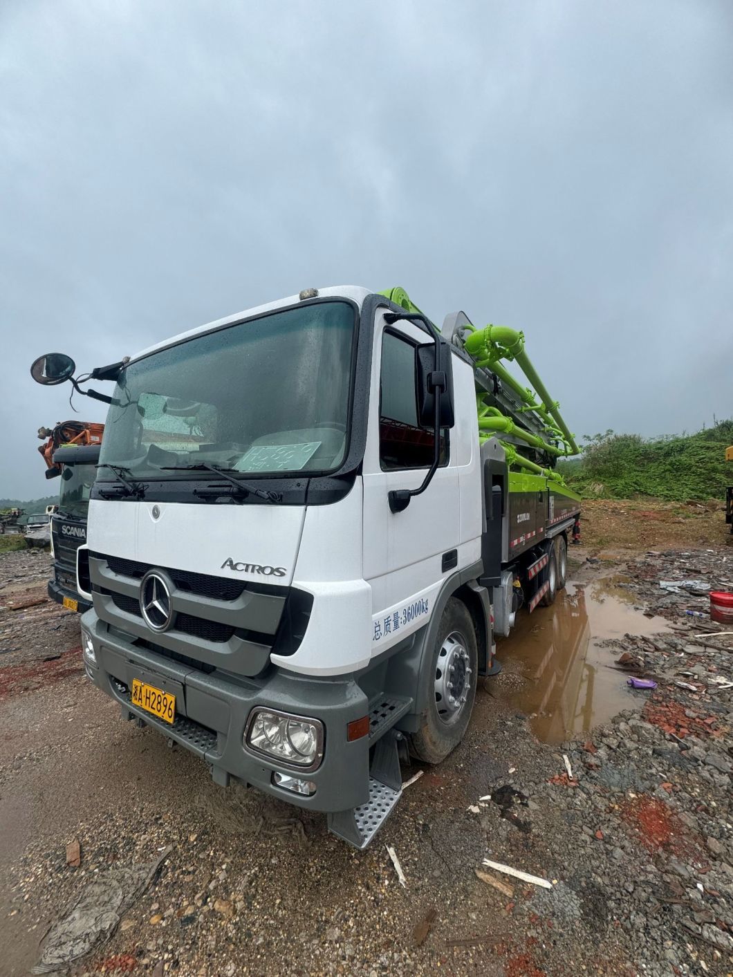 Zoomlion 47m Concrete Pump Truck Is Sold Directly in Stock