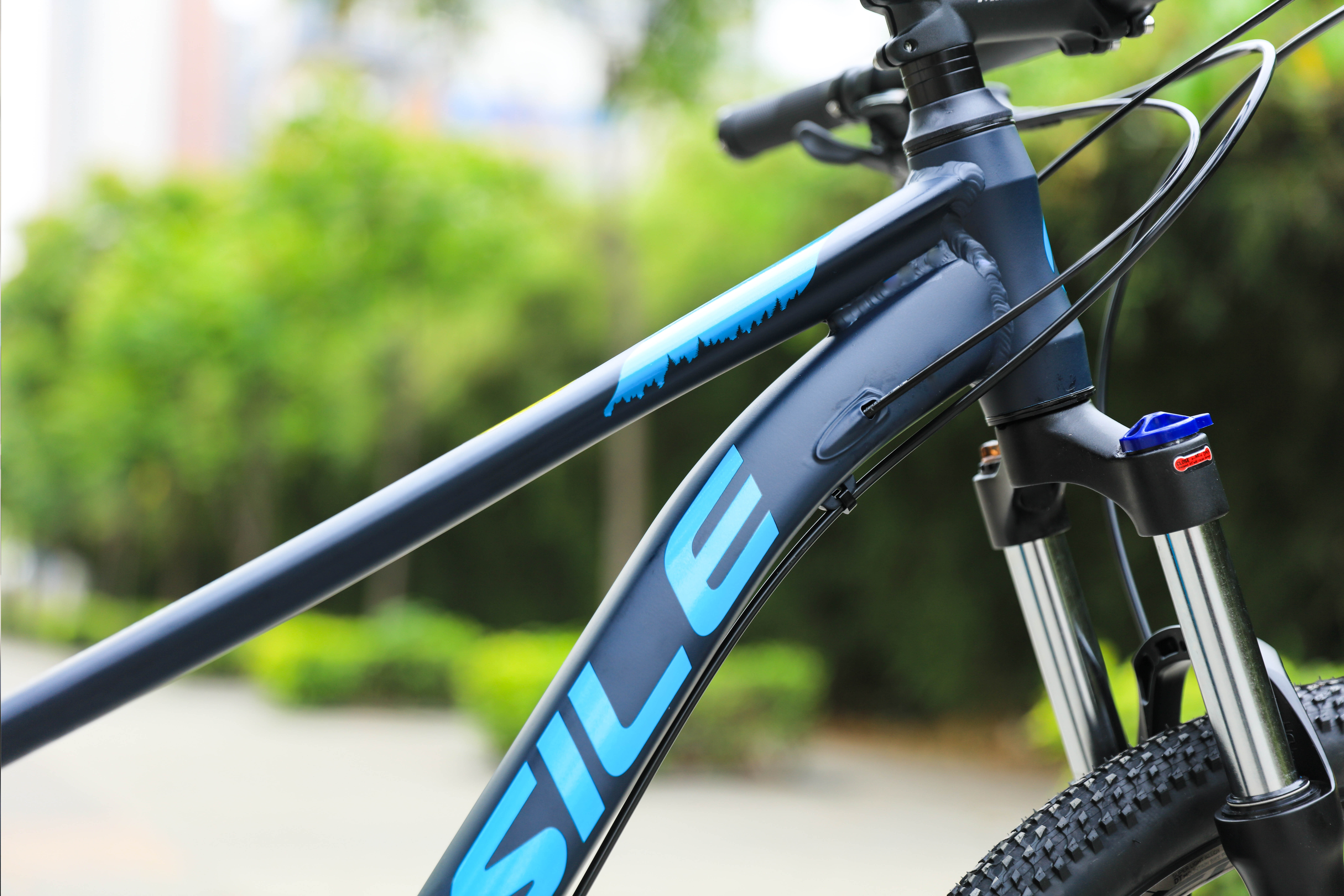 1.33m Length Carbon Mountain Bike Frame Strong and Durable for 150KG Load Capacity