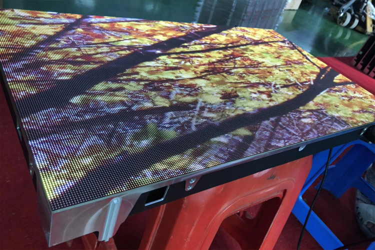 Small Pixels P1.25 4K 8K LED Video Wall Installation High Resolution Conference Room