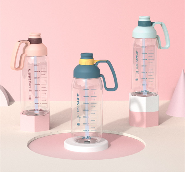 Outdoor Big Workout Plastic Sport Bottles 1.8L With Handle