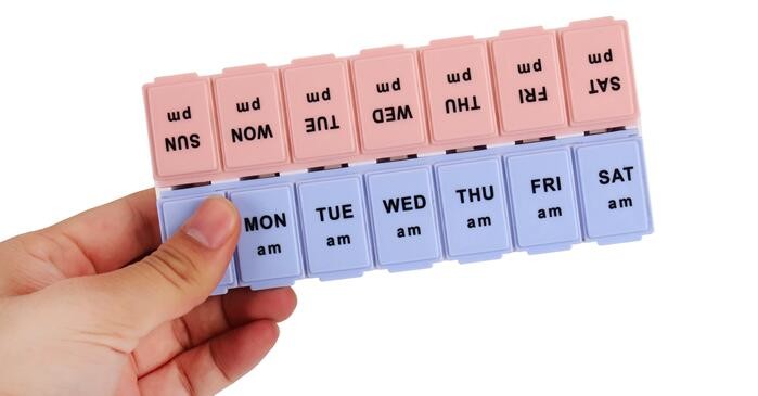 28 compartment column shape plastic pill storage box with pill crush box, Conventional eco-friendly 4 grids plastic trav