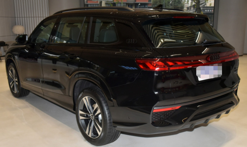 AUDI Q6 2022 45 TFSI quattro QIYUN type flying riding suit 5 Door 7 seats middle-large SUV