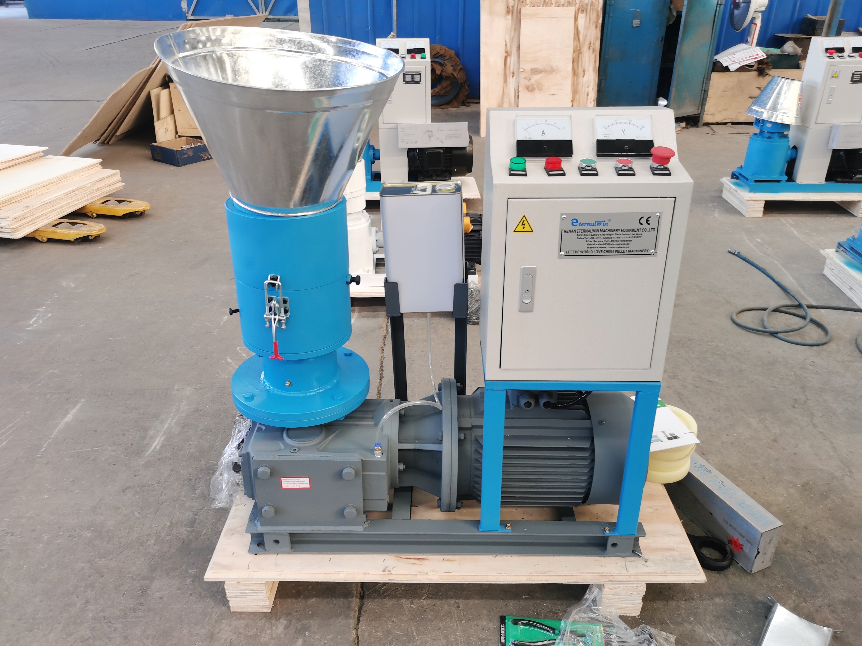 Wood Pellet Machine 8MM Biomass Processor 220V 7500W Green
