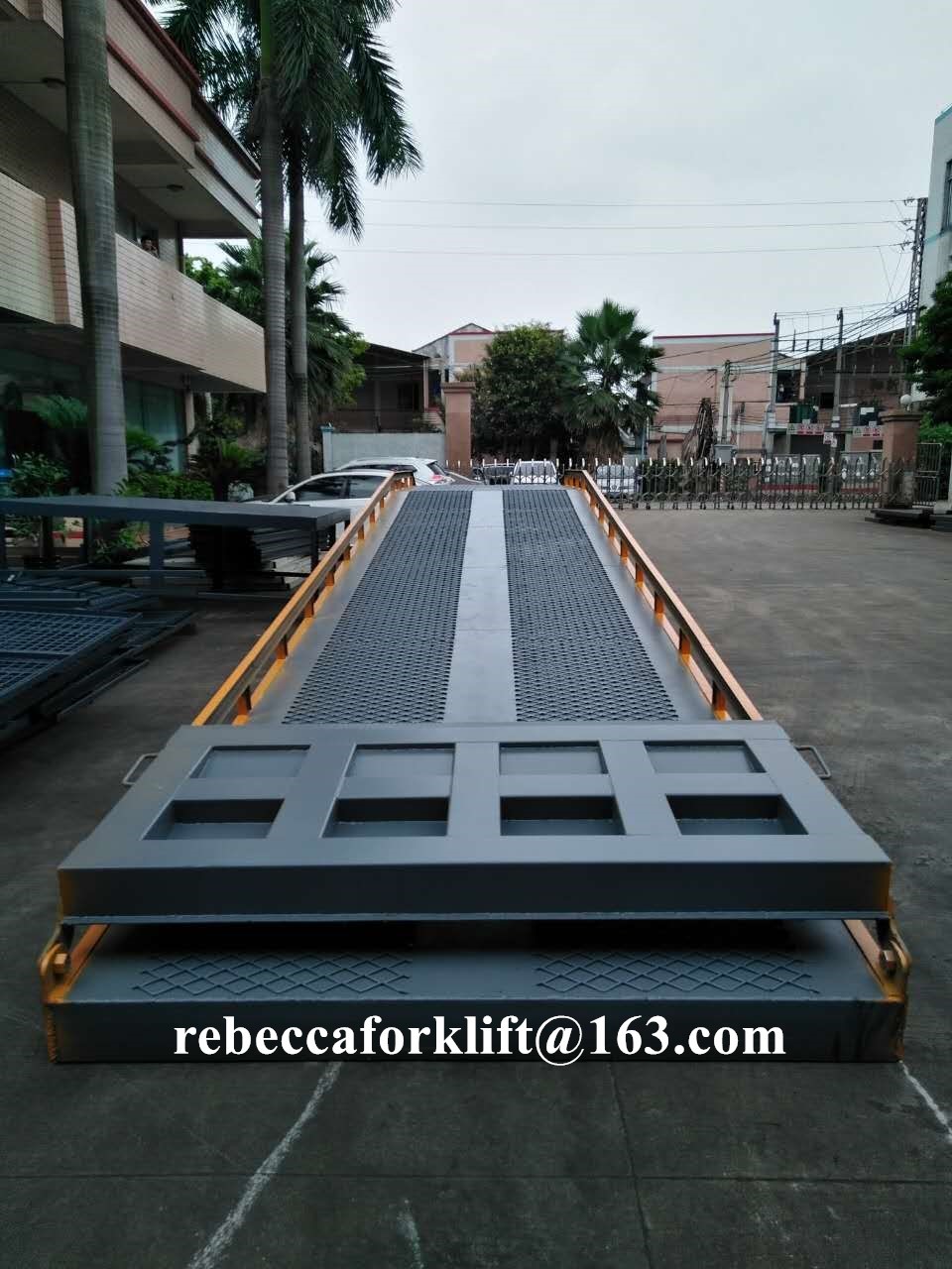 Most popular 6000kg steel mechanical container load ramp made in China