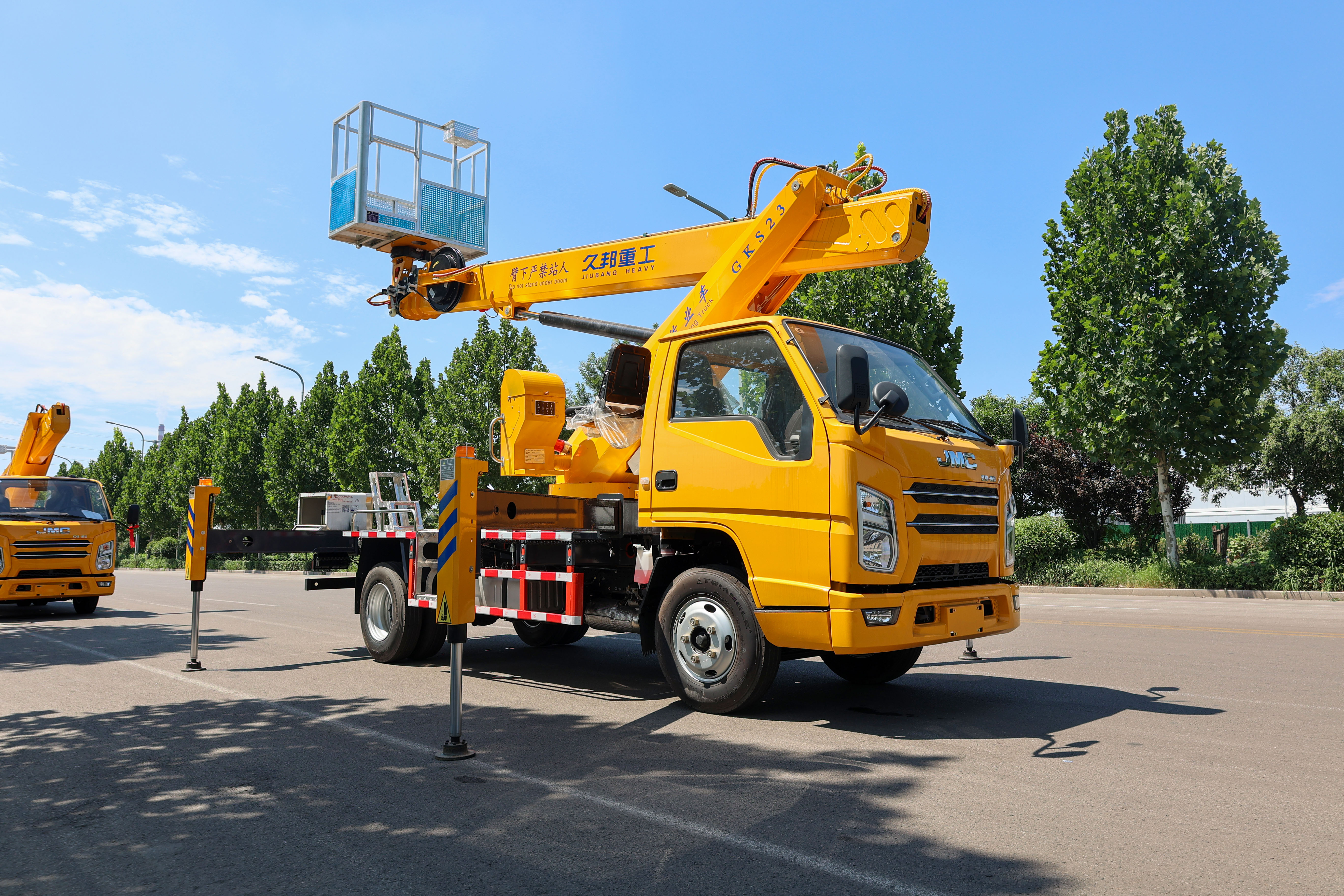 Customized Diesel 23m Telescopic Boom Bucket Vehicle Aerial work truck High-altitude Operation Truck