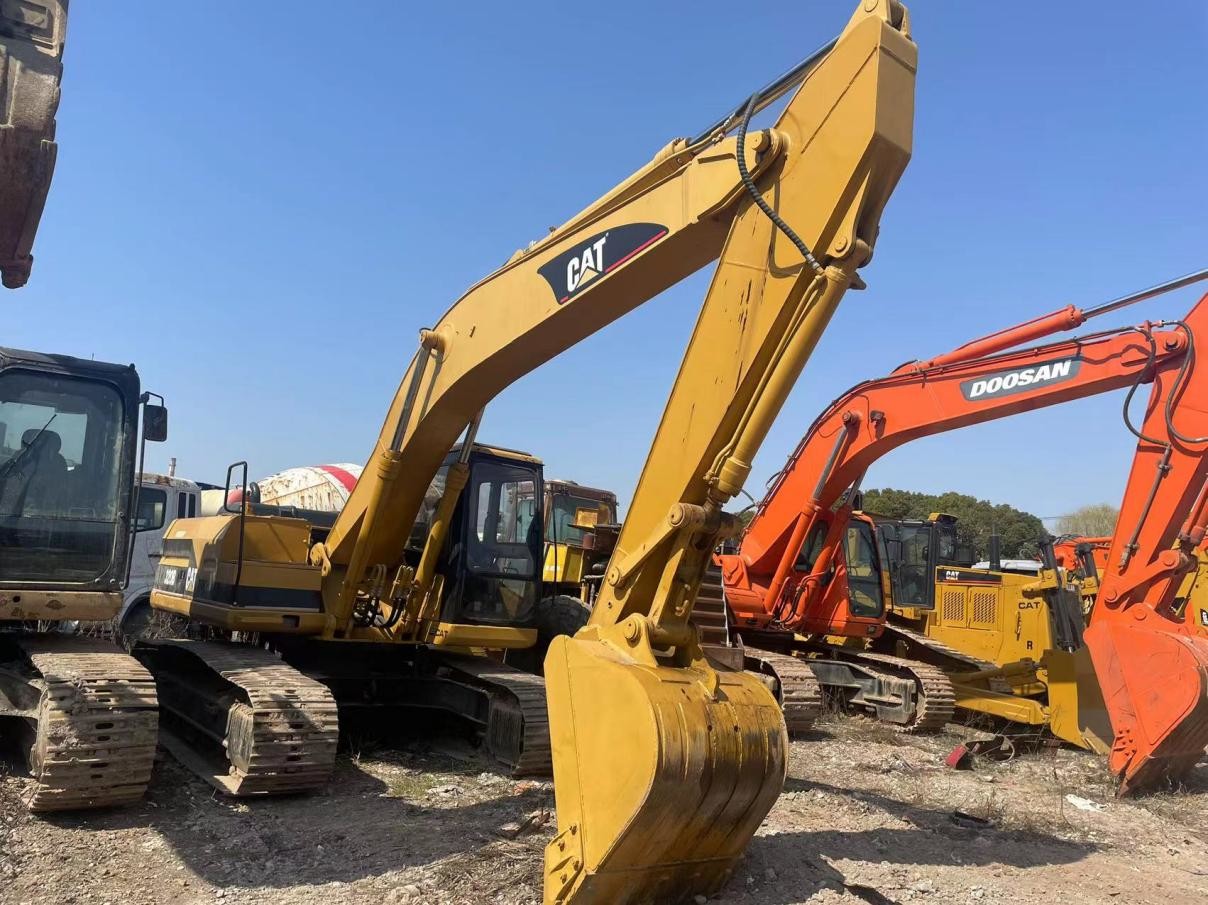 Used Cat 320BL Large Excavator With Bucket Capacity 0.92 M³