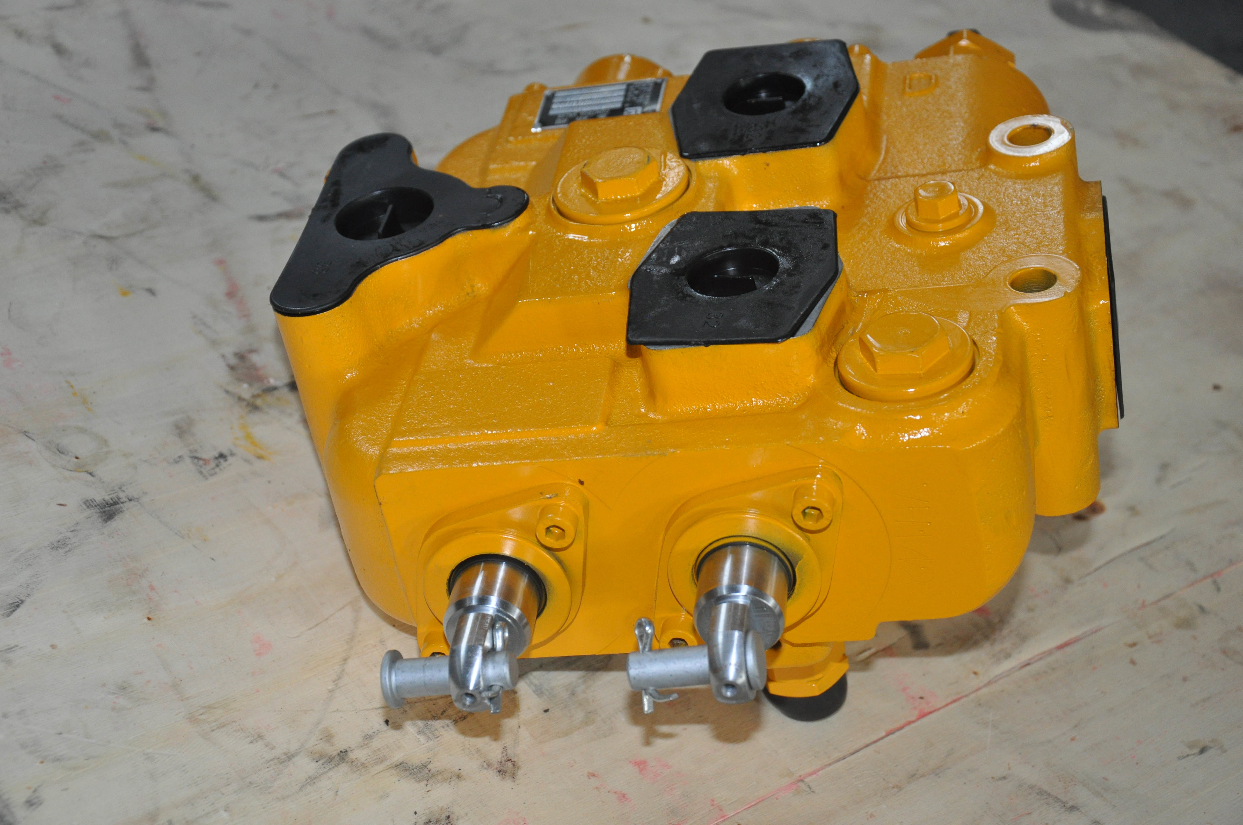 OEM 12C0016X0Y16MPA Hydraulic Directional Control Valve Wheel Loader Spare Parts