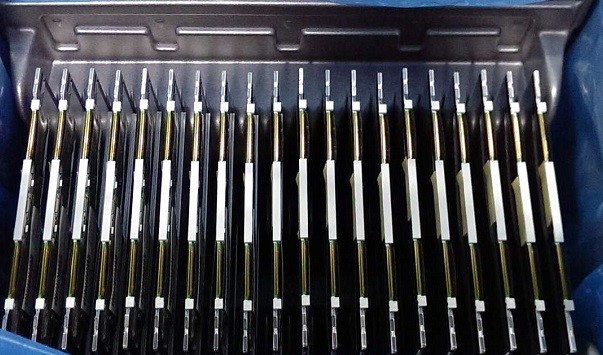 1024x768 TFT LCD Panel LTD104EDZS 45 cd/m² (Typ.) 024(RGB)×768, XGA 123PPI