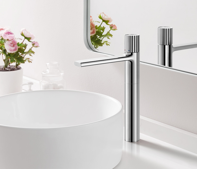 Hotel Modern Mixer Tap Polished Single Handle With Long Neck