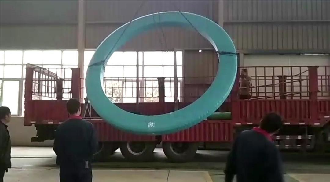 Huge Size Slewing Ring Bearing For Crane, Wind Power industry and harbour equipment for sale