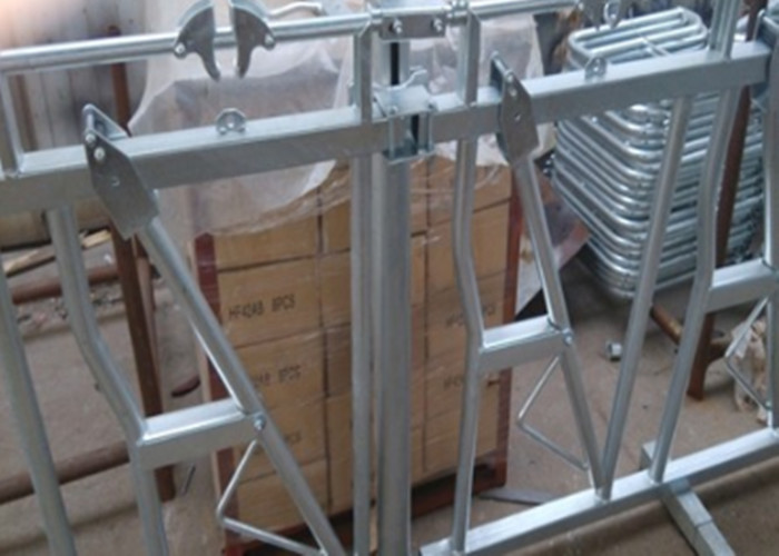 Metal Livestock Panels / Hot Dip Galvanized Metal Cattle Feeders Customized