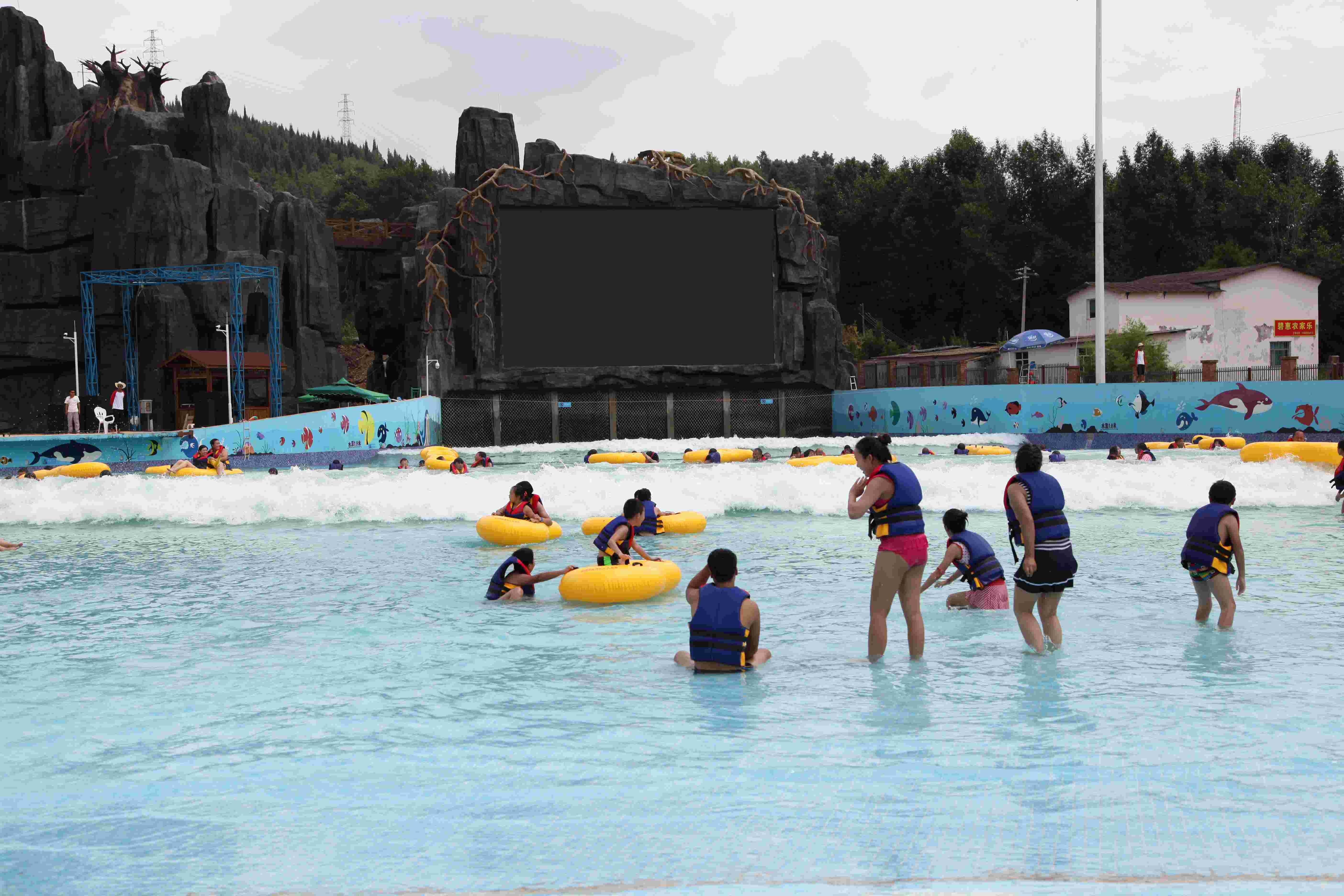 Outdoor Water Park Wave Pool Wave Machine For Family Entertainment