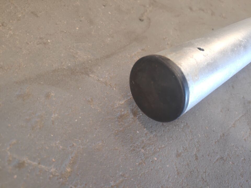 Iron Tube Hot Dipped Galvanized Post With 2400mm / 2900mm Height Silver Color