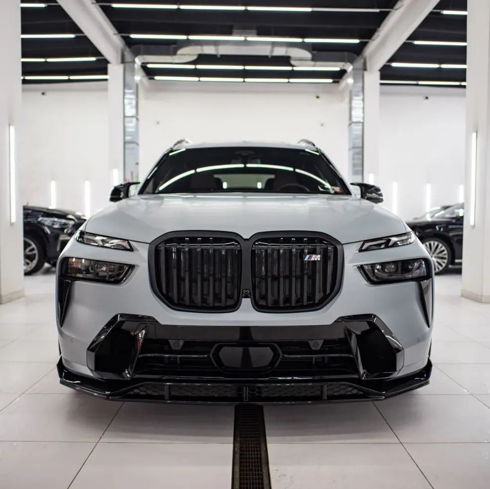 For BMW X7 Carbon Fiber Body Kit X7 Carbon Fiber Front Lip Diffuser Spoiler Hood Side Skirt Wide Body Kit